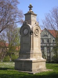 plc:Arnoldi-Denkmal